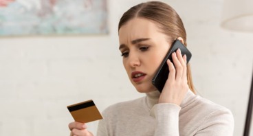 5 Red Flags to Watch for When Choosing a Credit Card image
